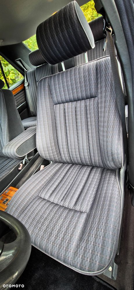 Mercedes-Benz W124 (1984-1993) - 26