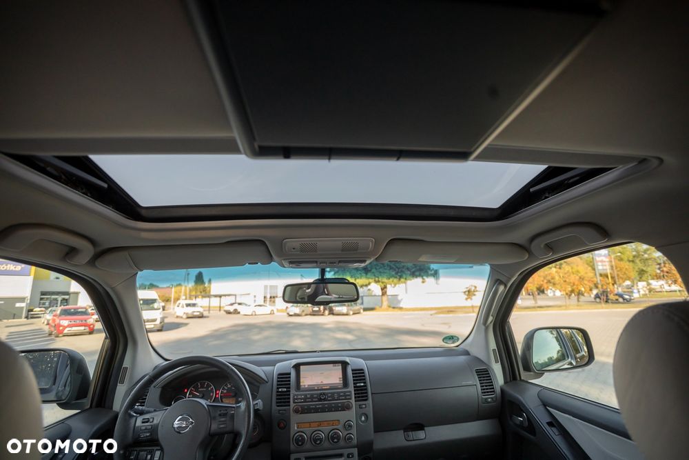 Nissan Pathfinder 2.5 DCi Platinum - 31