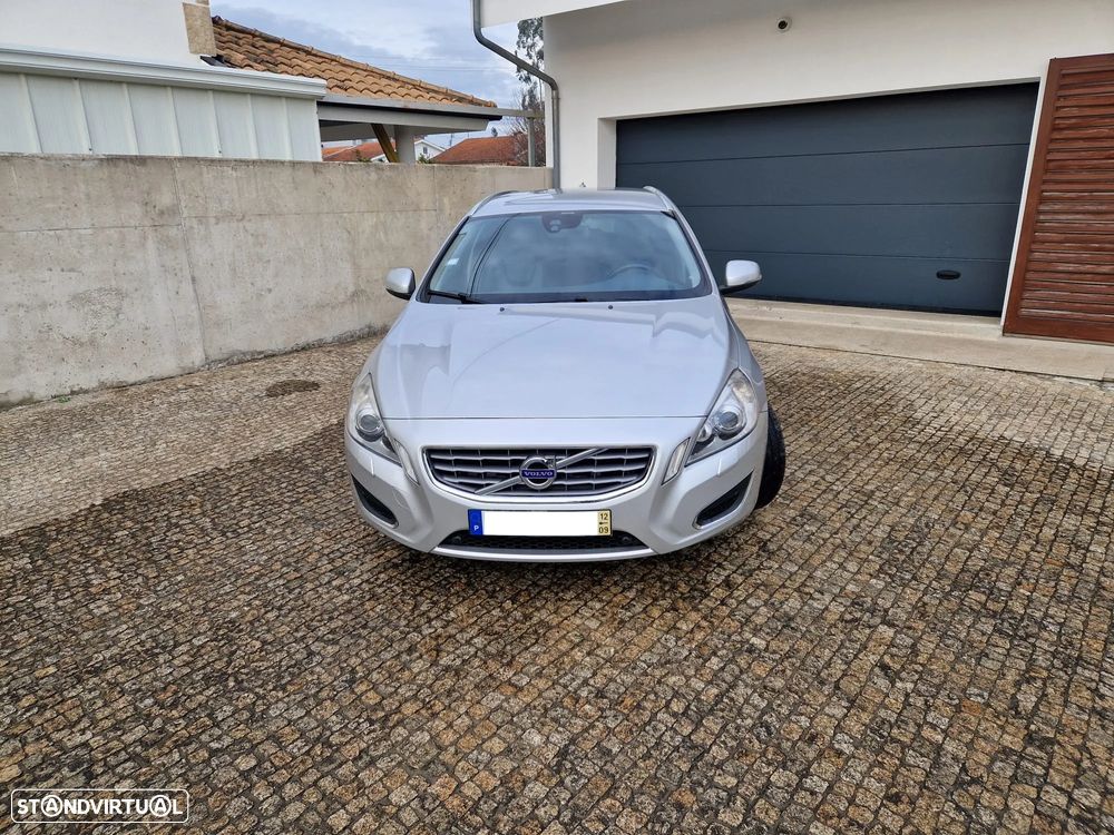 Volvo V60 2.0 D4 Summum Geartronic - 1