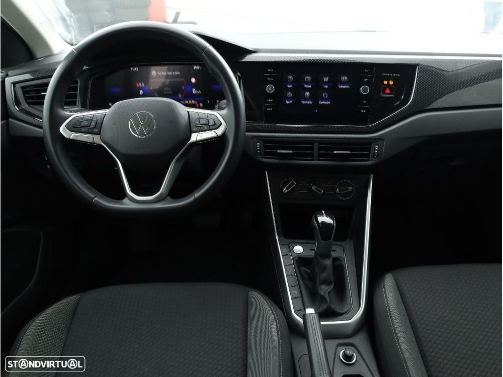 VW Taigo 1.0 TSI Urban DSG - 18