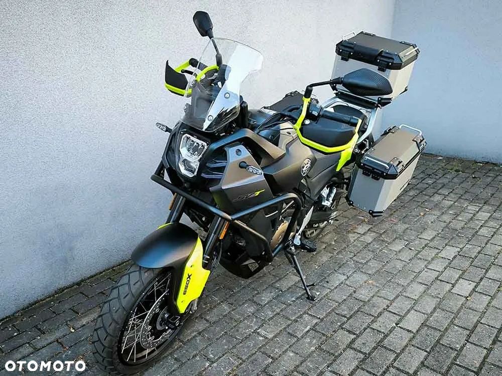 QJMOTOR SVT 650X - 8
