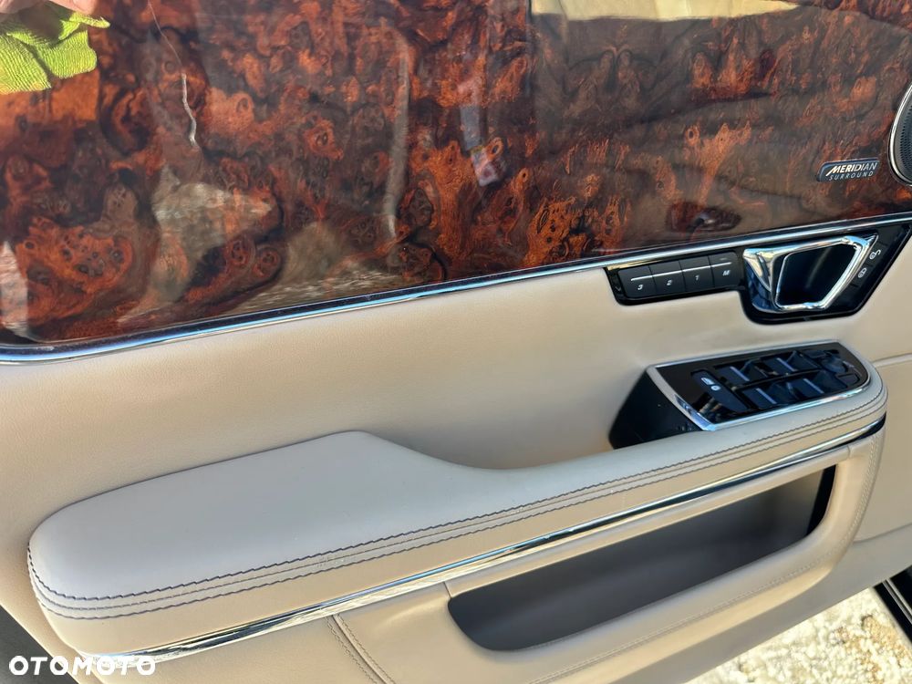 Jaguar XJ 3.0 T LWB AWD Portfolio - 9