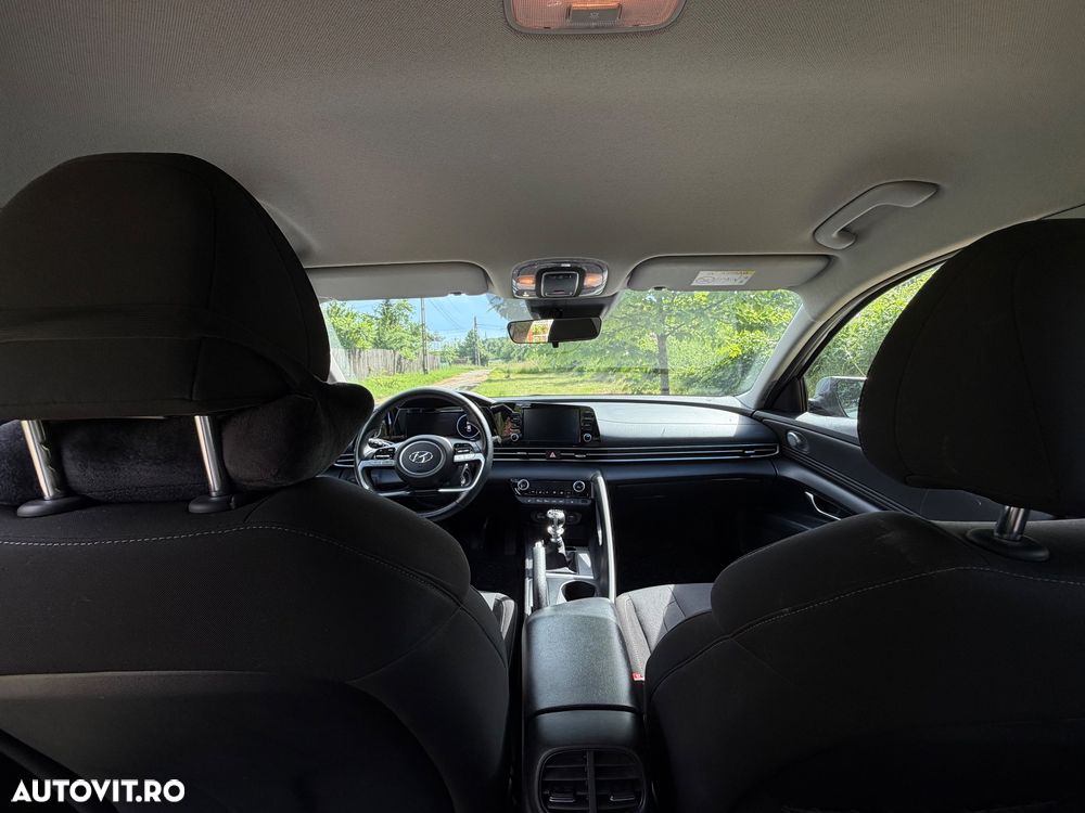 Hyundai Elantra 1.6 l 123 CP 6MT Highway - 13