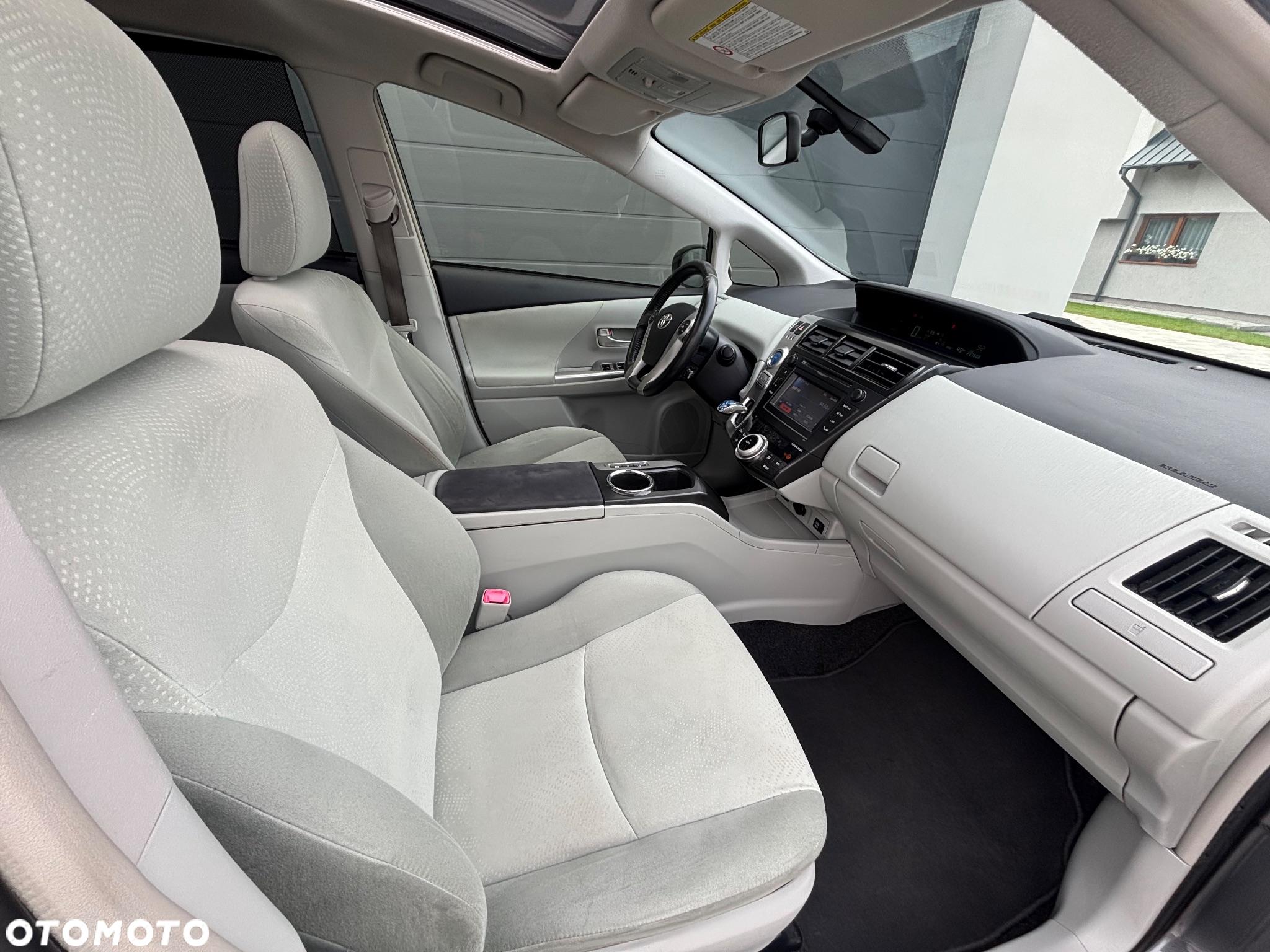 Toyota Prius+ (Hybrid) Life - 33