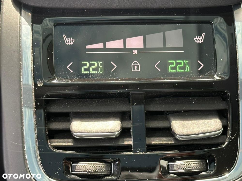 Volvo V90 Cross Country - 29