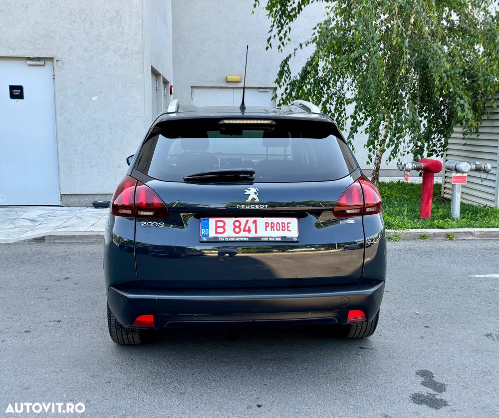 Peugeot 2008 - 8