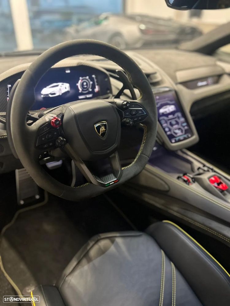 Lamborghini Revuelto - 19