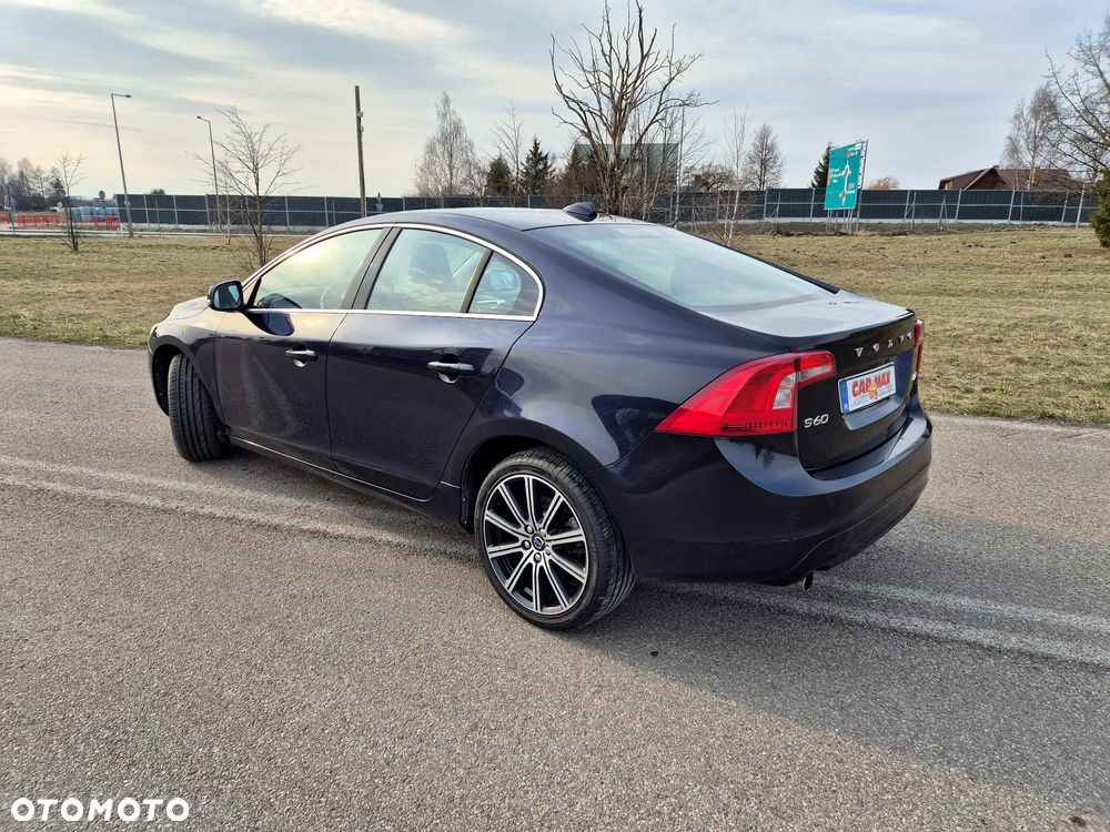 Volvo S60 D2 Momentum - 12