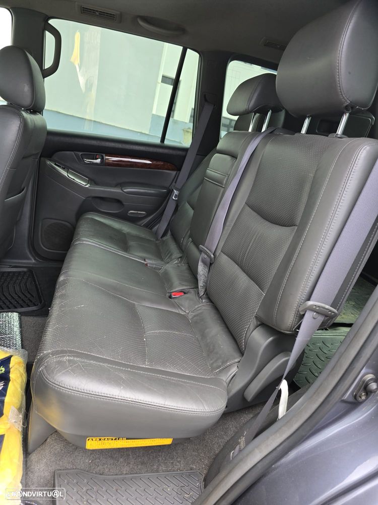 Toyota Land Cruiser Prado - 6