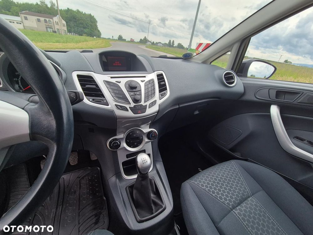 Ford Fiesta 1.25 Titanium - 24
