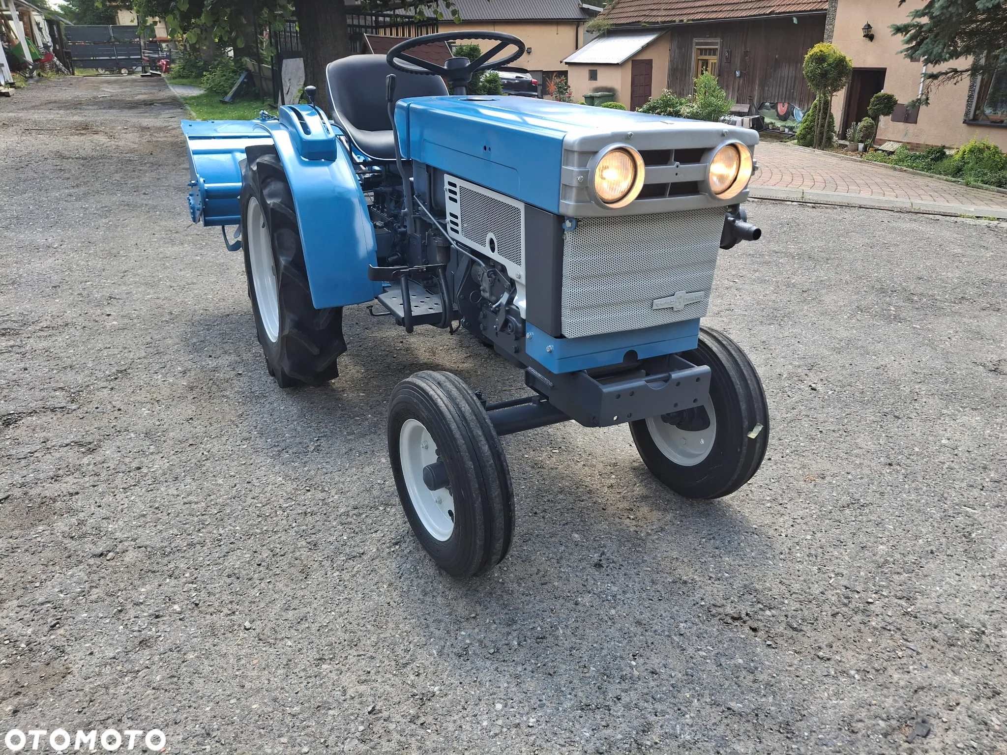 Mitsubishi D1550 - 4