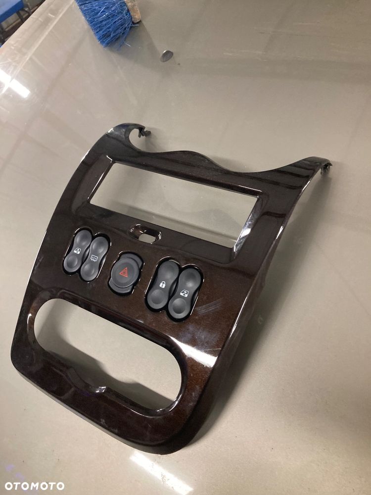 DACIA DUSTER DASTER 1 I LOGAN II RAMKA PANEL OBUDOWA OSŁONA RADIA RAMKA NA RADIO - 2