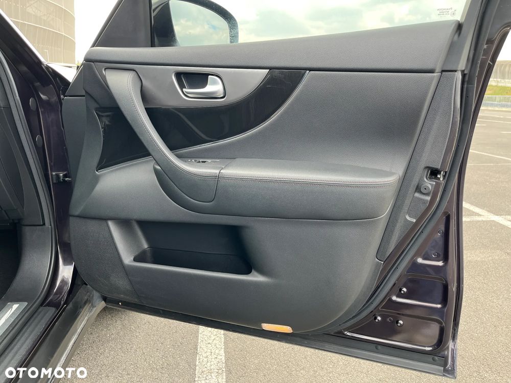 Infiniti QX70 3.0d S - 24