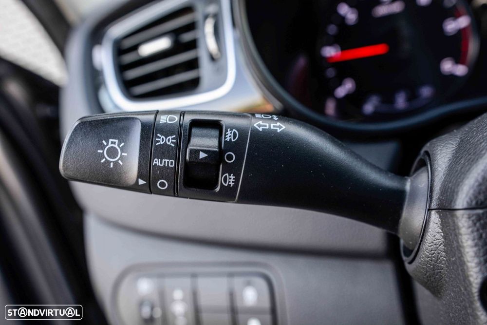 Kia Carens 1.7 CRDi ISG EX - 27