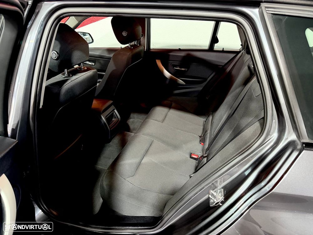 BMW 320 - 17