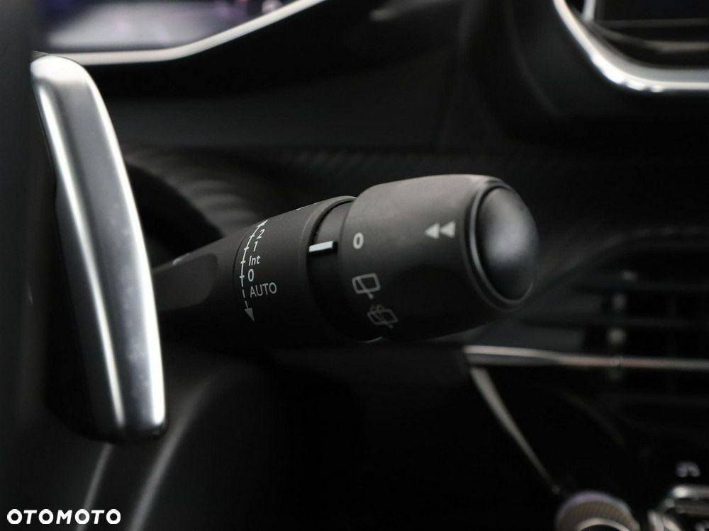 Peugeot 2008 1.5 BlueHDi Allure S&S EAT8 - 36