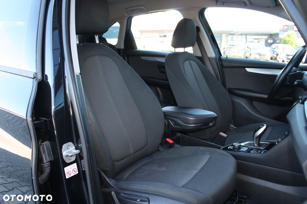 BMW Seria 2 218i GPF - 24