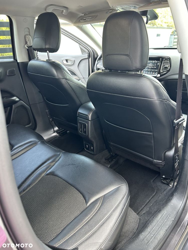 Jeep Compass - 10