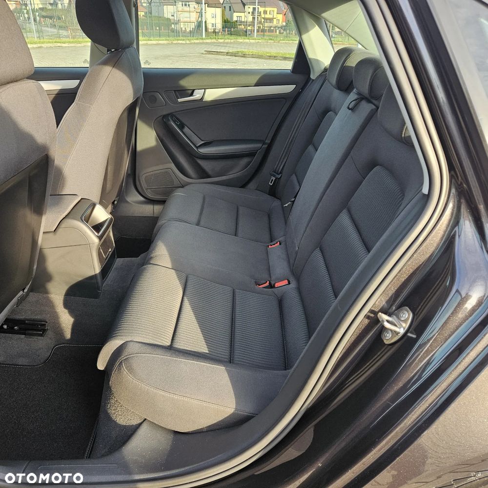 Audi A4 Avant 2.0 TDI DPF Ambiente - 14