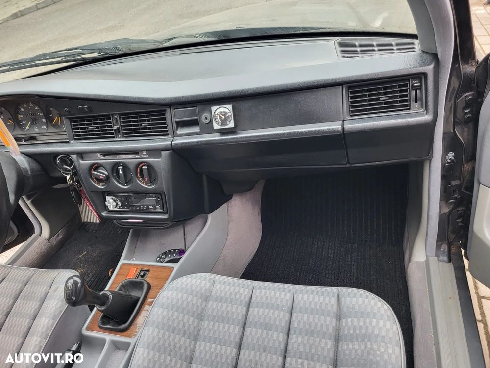 Mercedes-Benz W201 - 5