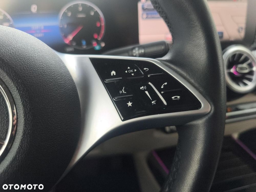 Mercedes-Benz GLB - 14