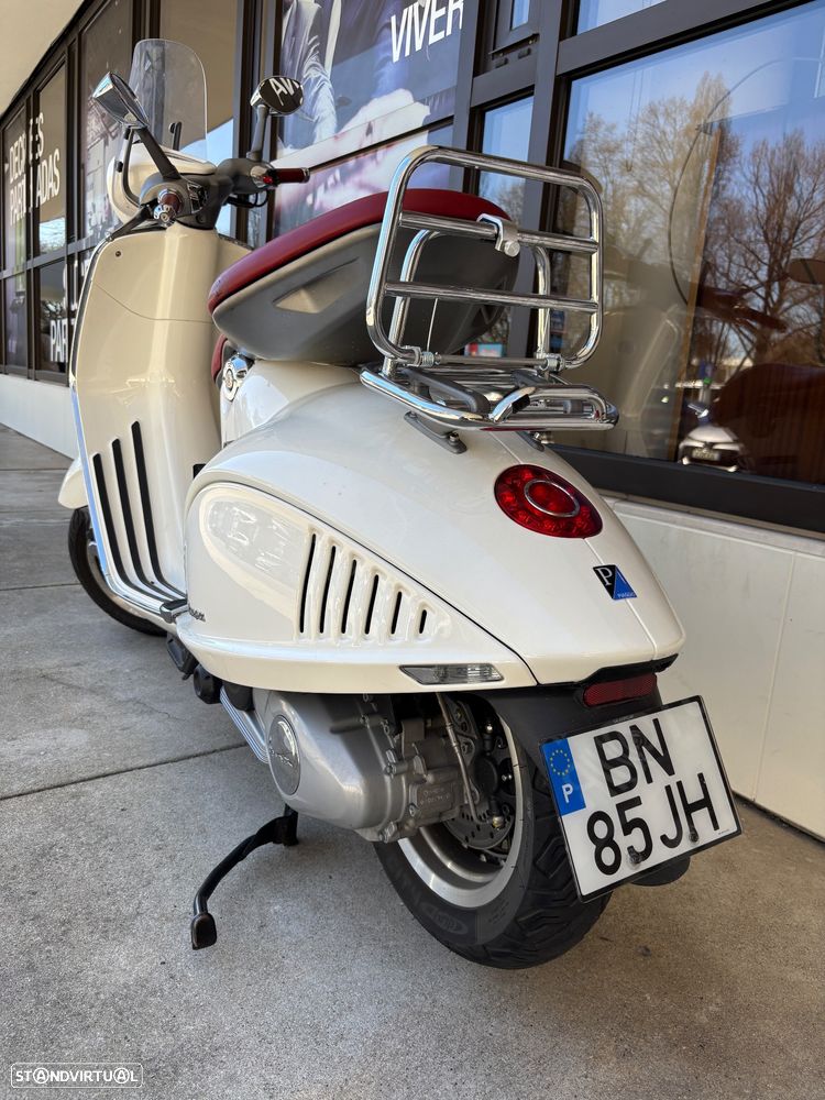 Vespa Vespa 946 - 23