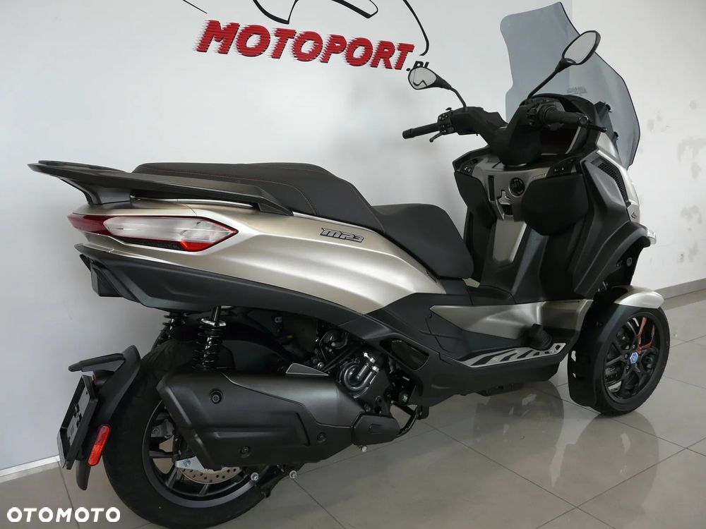 Piaggio MP-3 - 20