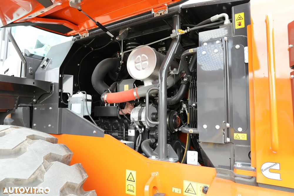 Hitachi ZW220-5A, An 2025, Made in Japan - 11