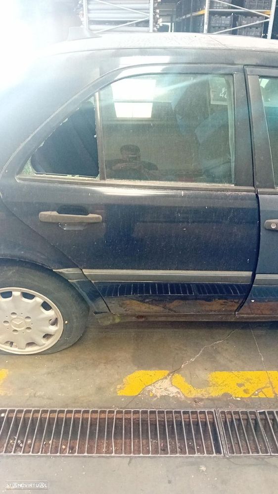 Porta trás direita MERCEDES-BENZ Classe C (W202) - 1