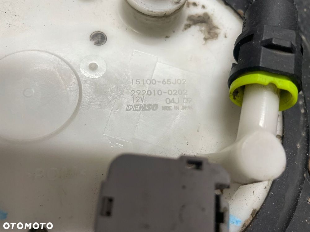 Bak zbiornik pompka pompa wlew paliwa 5D Suzuki Grand Vitara 2 II 2.7 V6 - 7