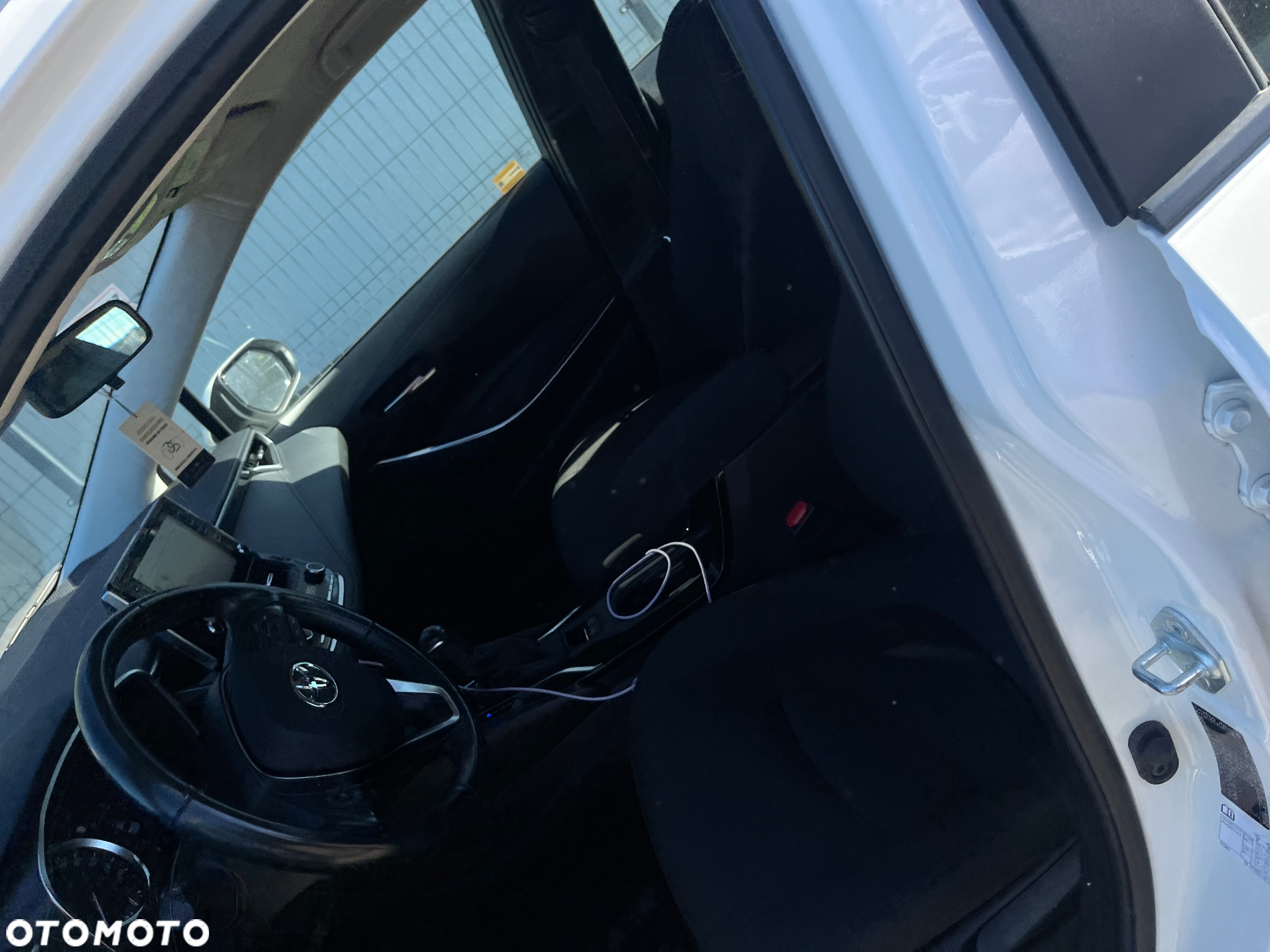 Toyota Corolla 1.8 Hybrid Comfort - 23