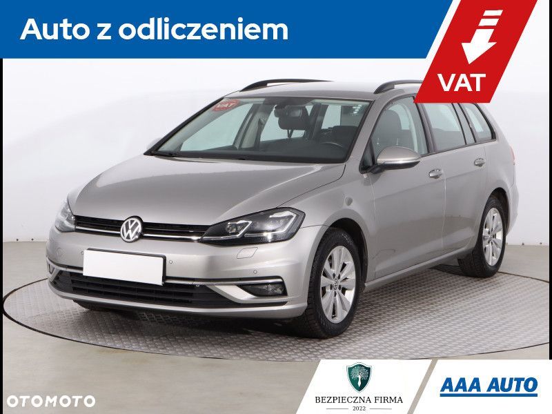 Volkswagen Golf - 1
