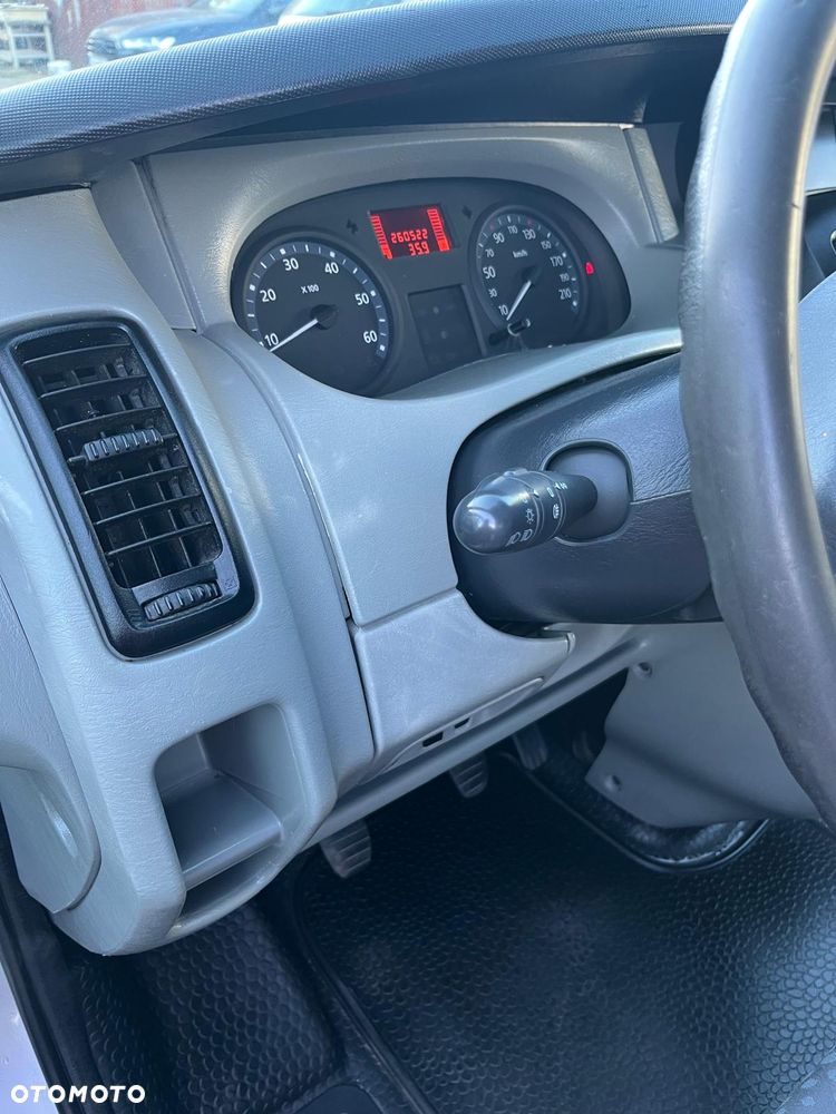 Renault Trafic - 18