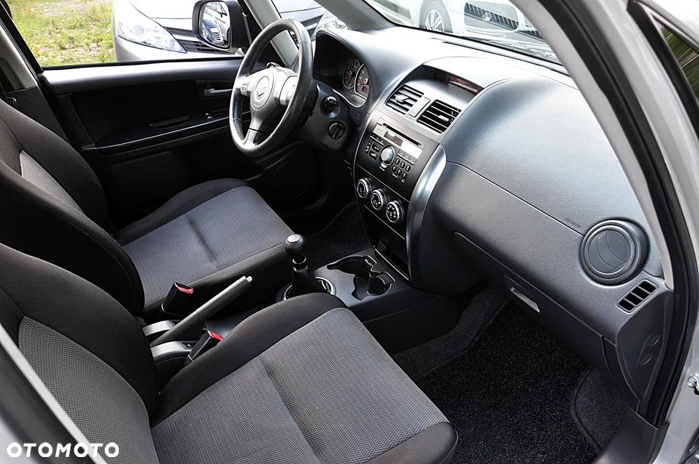 Suzuki SX4 1.6 GS/Premium - 22