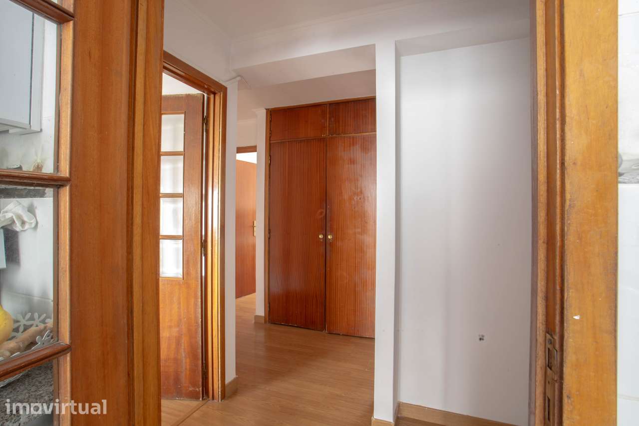 Apartamento T3 situado na zona de Coimbrões AF - Grande imagem: 5/31