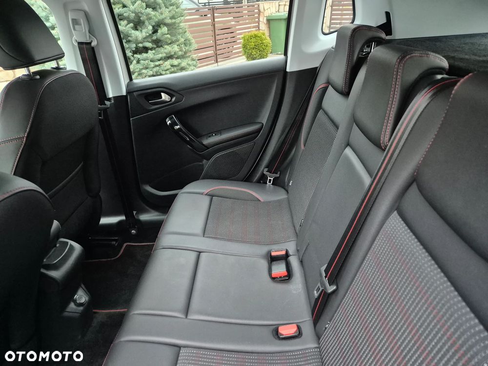 Peugeot 2008 BlueHDi FAP 120 STOP & START GT-Line Edition - 15