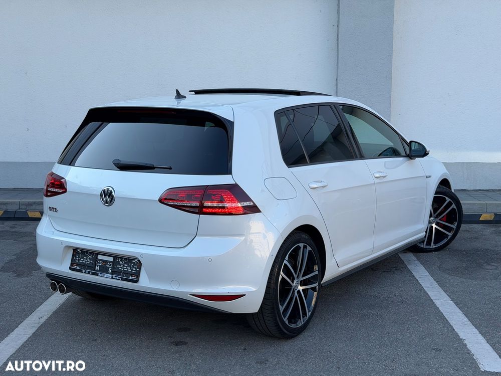Volkswagen Golf 2.0 TDI DSG GTD - 4