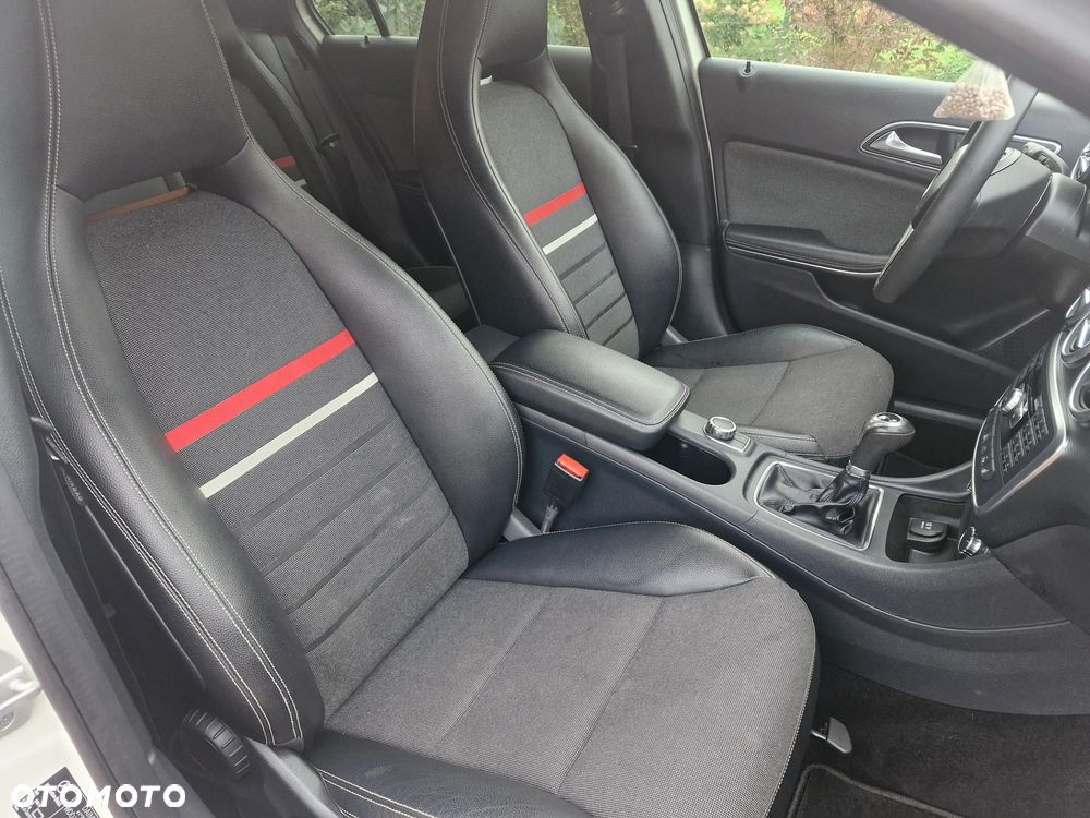 Mercedes-Benz Klasa A 180 (BlueEFFICIENCY) - 29