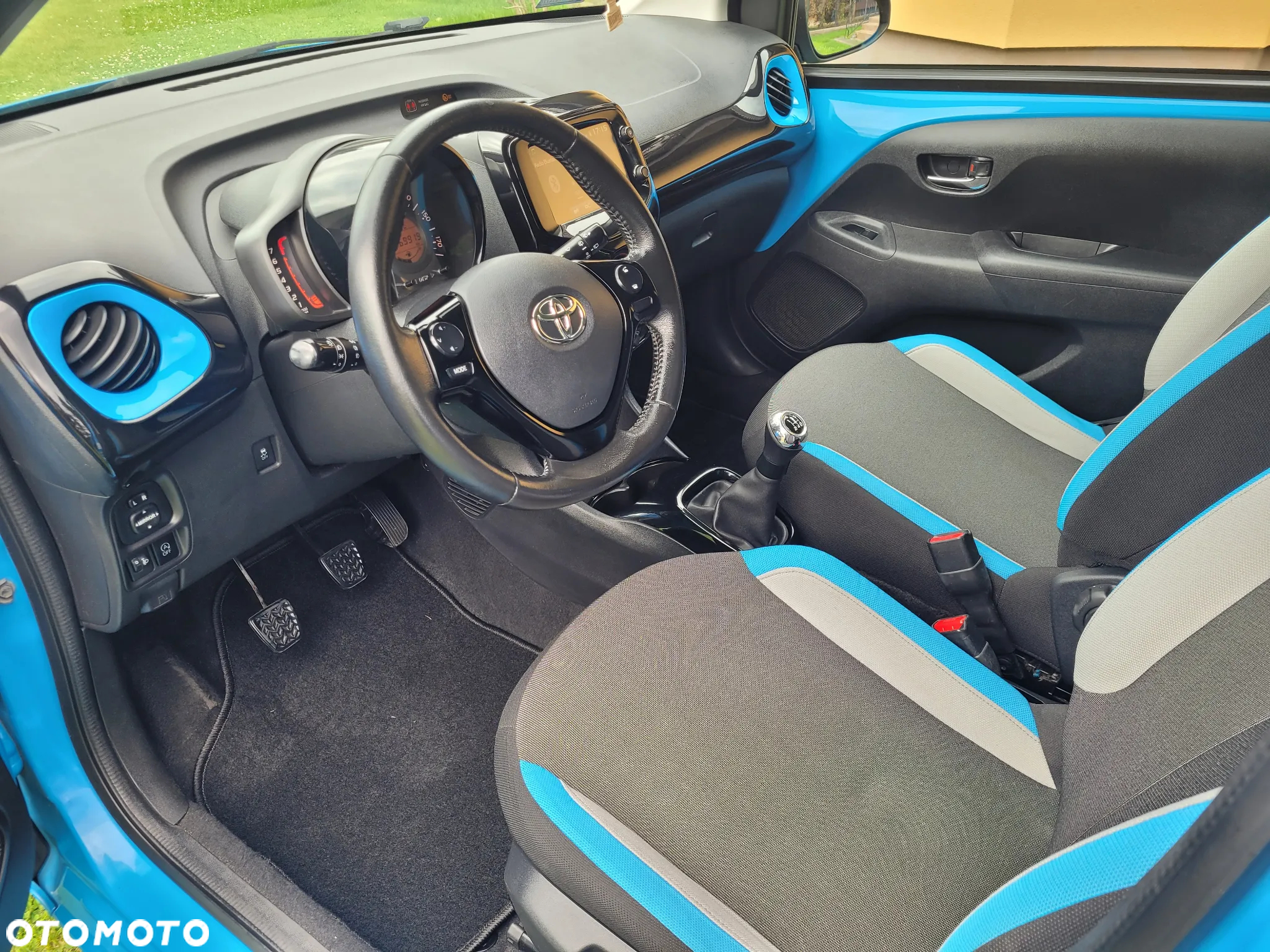 Toyota Aygo x-clusiv - 5