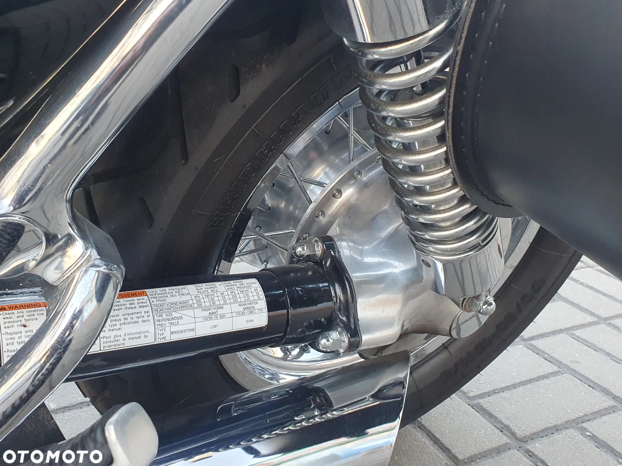 Suzuki Intruder - 32