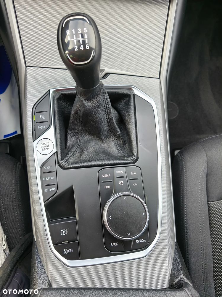 BMW Seria 3 318d Edition Luxury Line Purity - 27