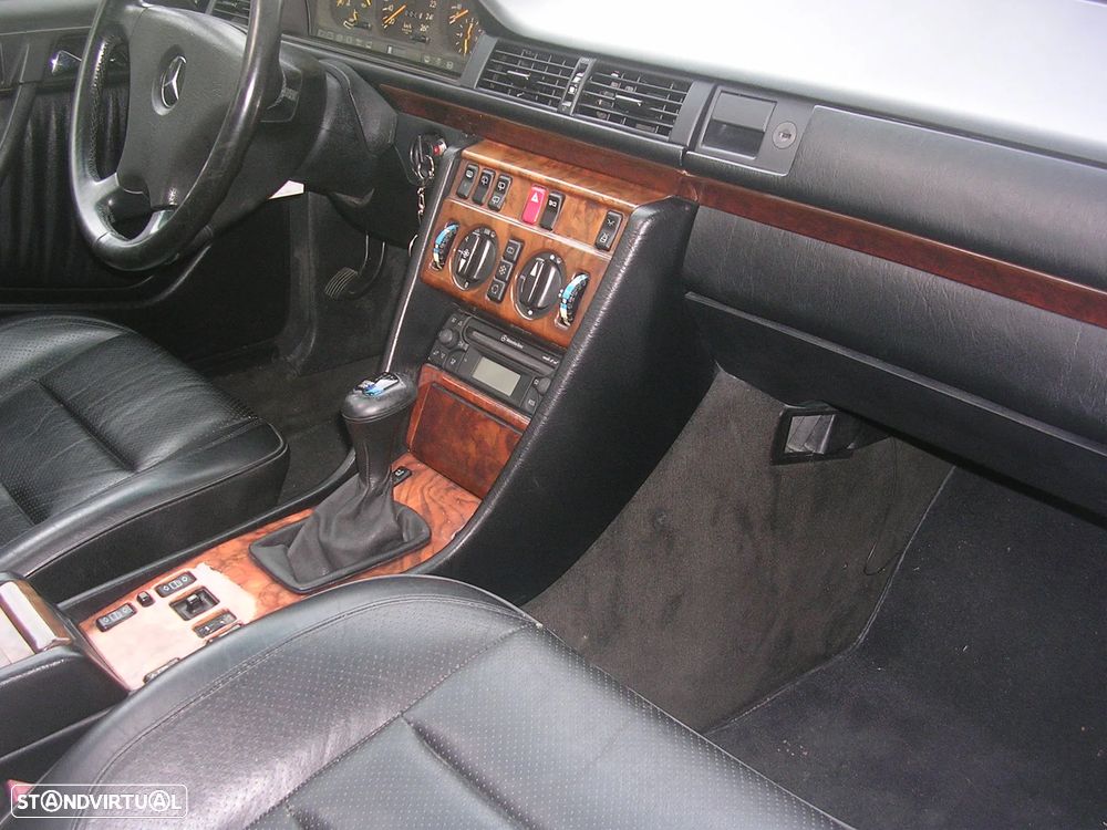 Mercedes-Benz W124 (1984-1997) 300 TE-24 - 18