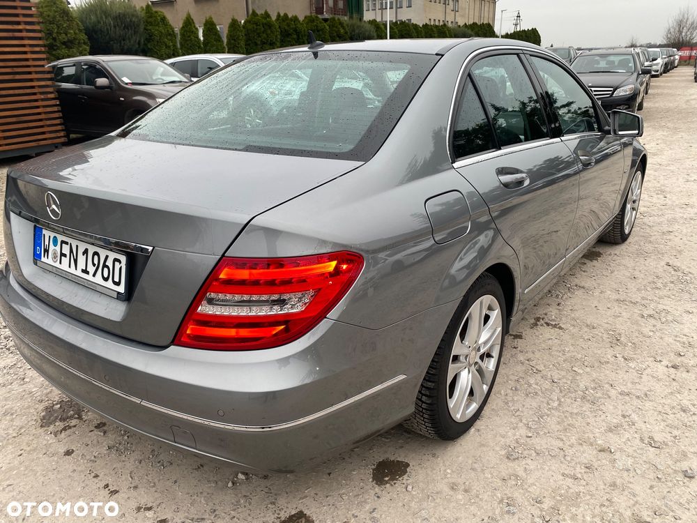 Mercedes-Benz Klasa C 180 CGI Automatik BlueEFFICIENCY Avantgarde - 13