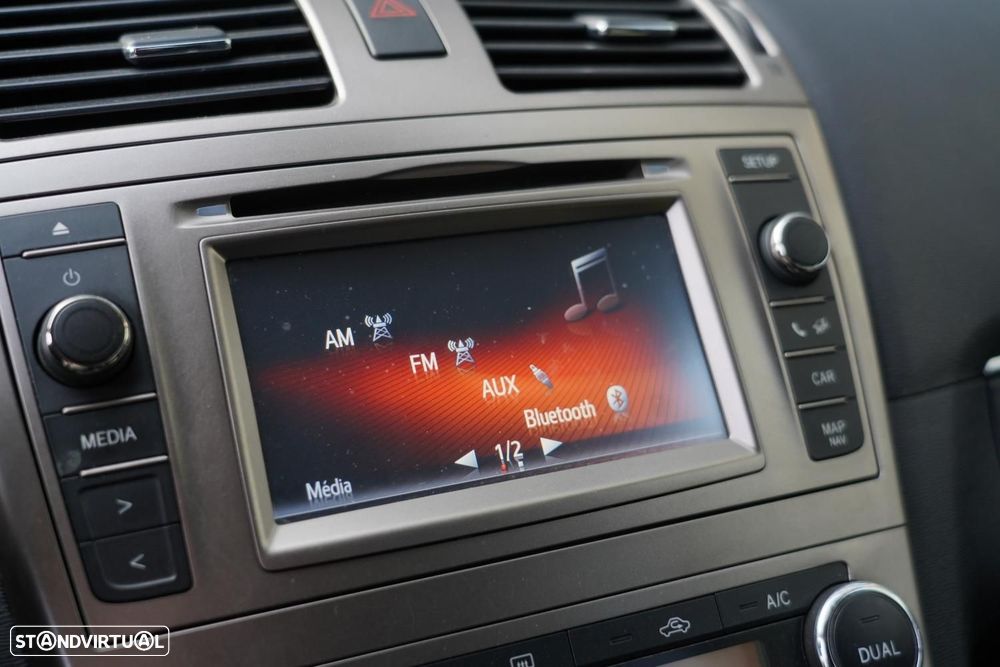 Toyota Avensis SW 2.0 D-4D Exclusive - 10