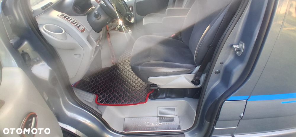 Renault Trafic - 17