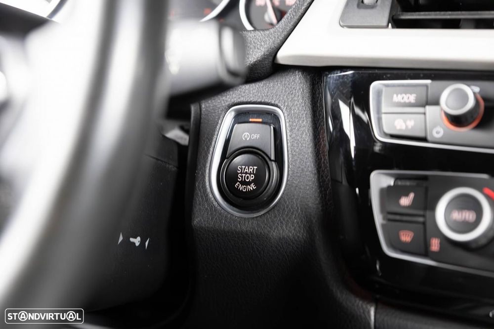 BMW 320 d Aut. Sport Line - 38