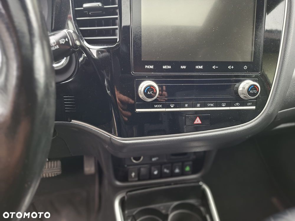 Mitsubishi Outlander 2.4 4WD Diamant+ - 16