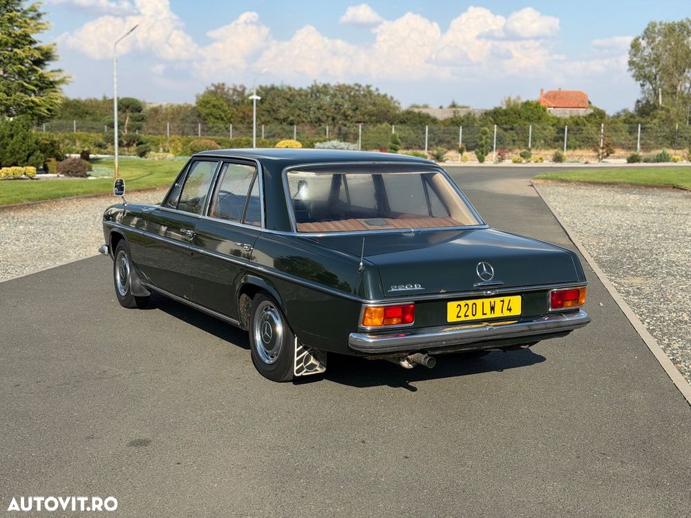 Mercedes-Benz W114 - 4