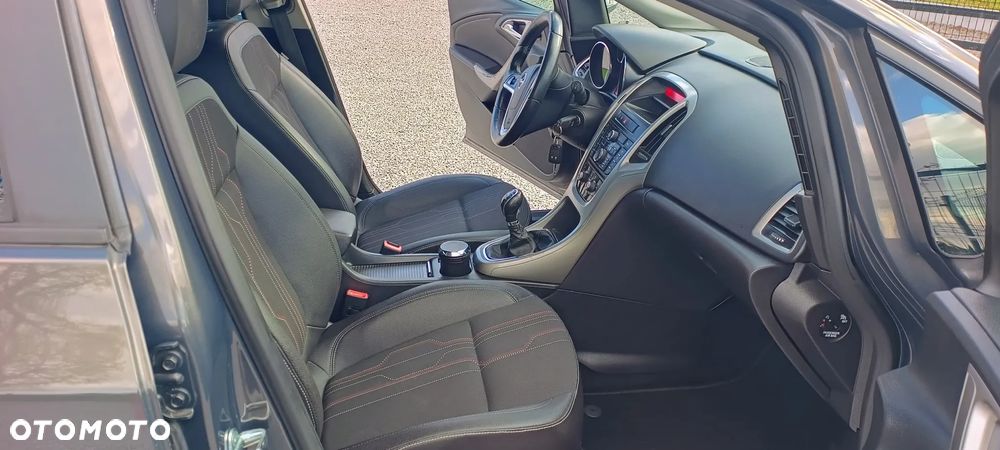 Opel Astra 1.4 Turbo 150 Jahre - 24