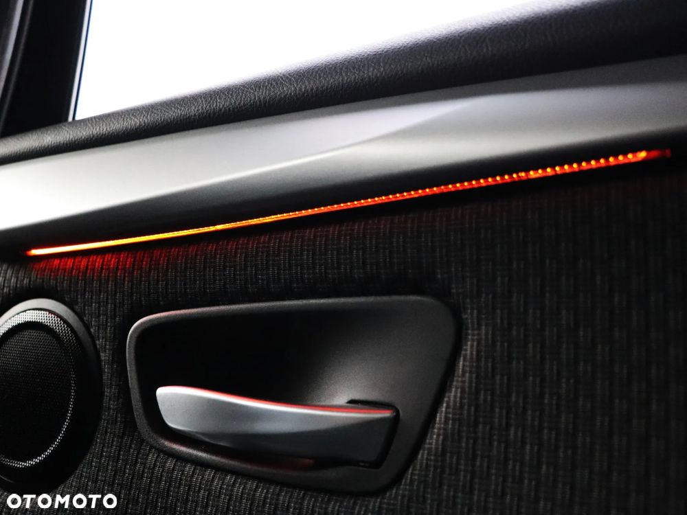 BMW Seria 2 218d Sport - 26